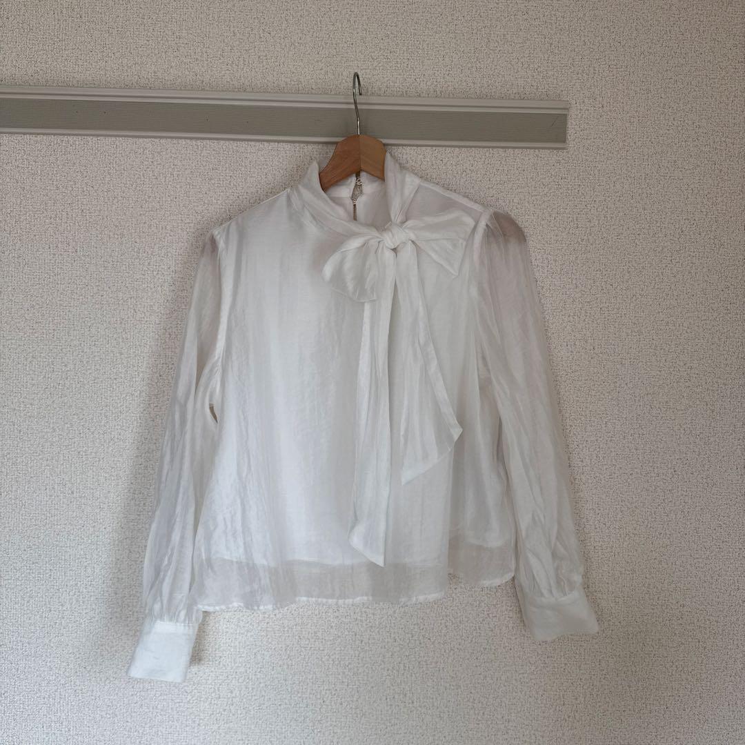 TNEWTIES トレヴィの泉に財布を落としちゃった リボンブラウス tnewties トレヴィの泉に財布を落としちゃった リボンブラウス
