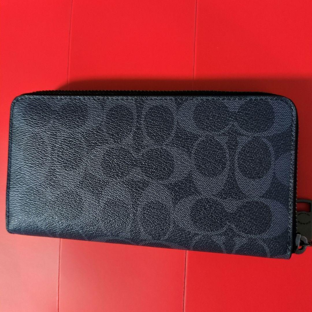 ご自宅用限定お買い得品 COACH》ラウンドジップ長財布 ネイビー メルカリ - 小物