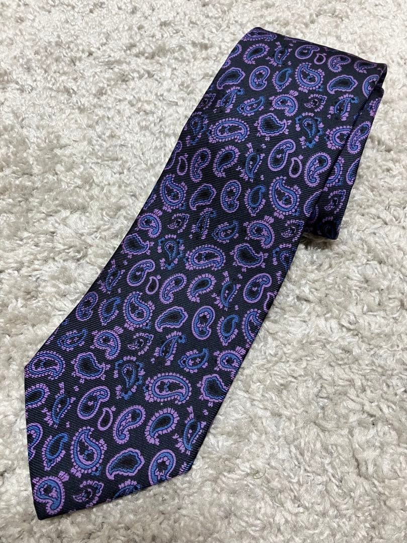 【送料無料】ETROエトロのペイズリー柄ネクタイ　シルク100%-
