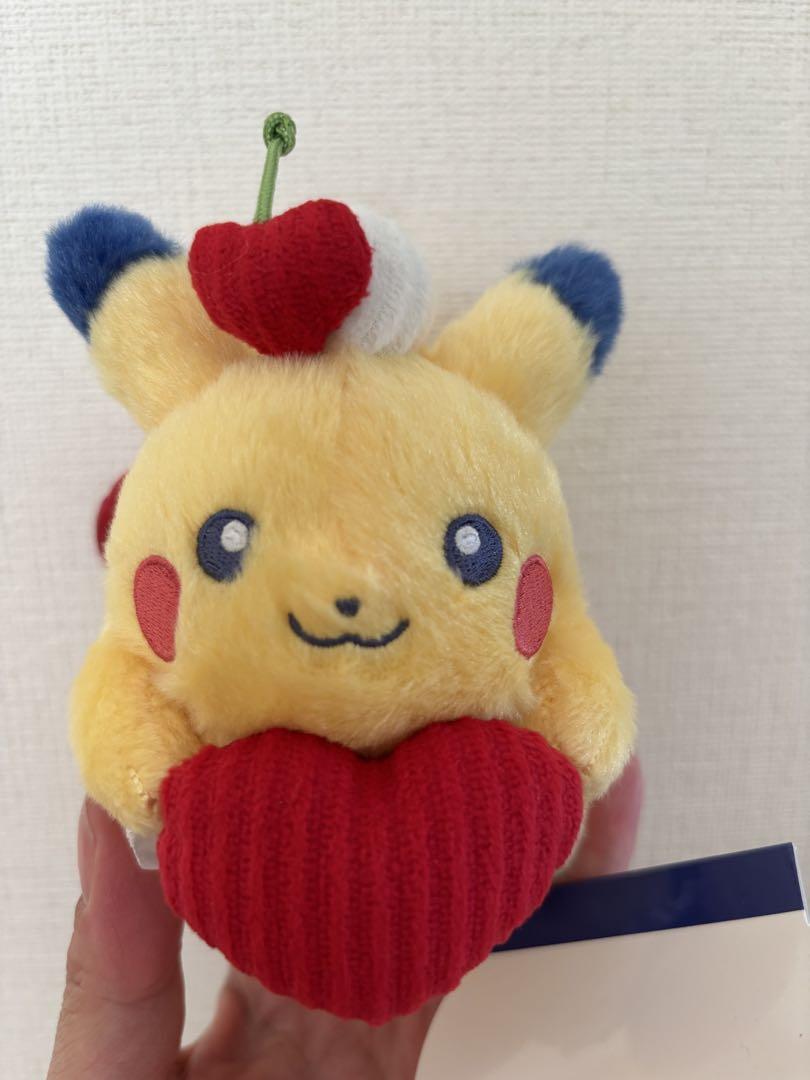 ダイナー　ピカチュウ　ぬいぐるみ　PIKACHU DINER マスコット Amazon.co.jp: ポケモンセンターオリジナル ぬいぐるみ PIKACHU