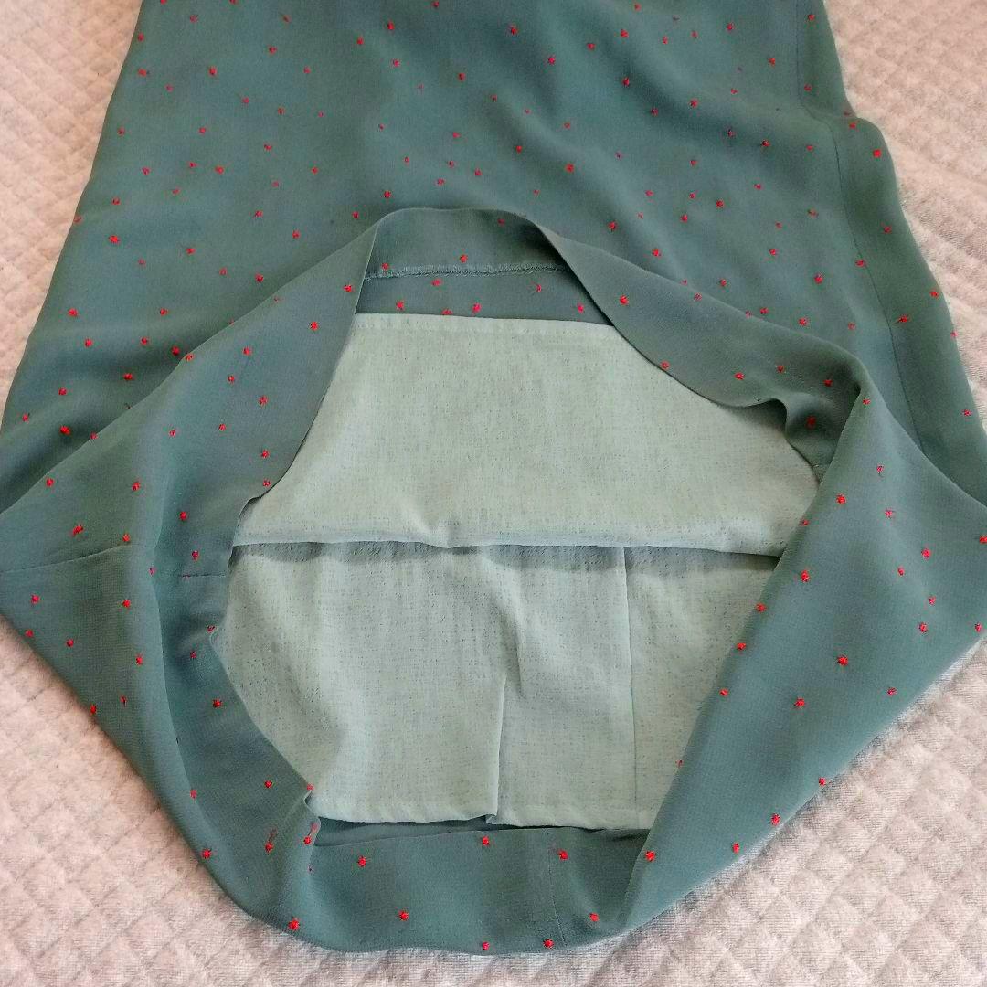 シビラ ロングワンピース ドット刺繍 ベルト グリーン系 L シビラ ロングワンピース ドット刺繍 ベルト グリーン系 L