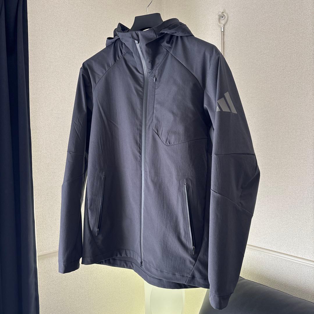 adidas ウィンドブレーカー 黒　マウンテンパーカー