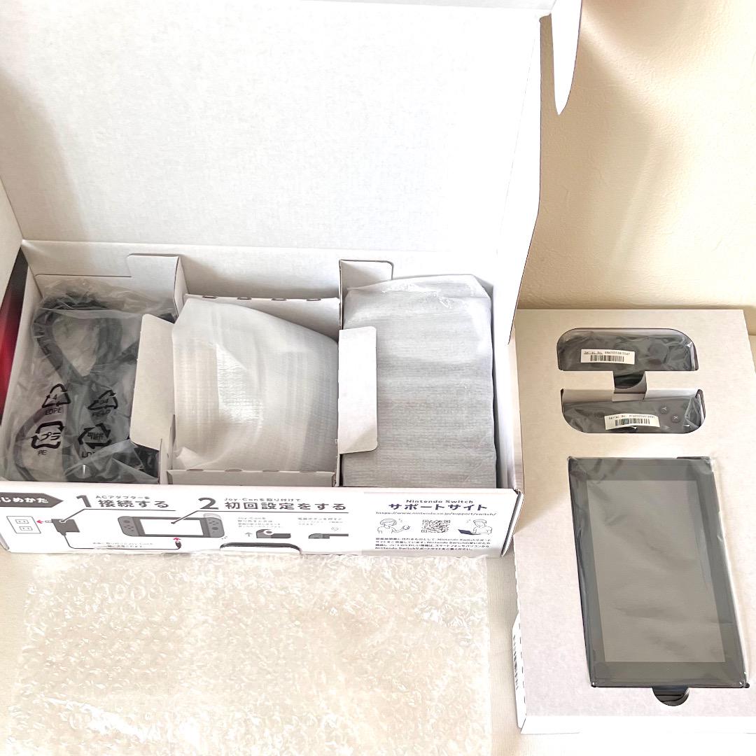 【美品・付属品有り】Ｎｉｎｔｅｎｄｏ　Ｓｗｉｔｃｈ　グレー【送料込】