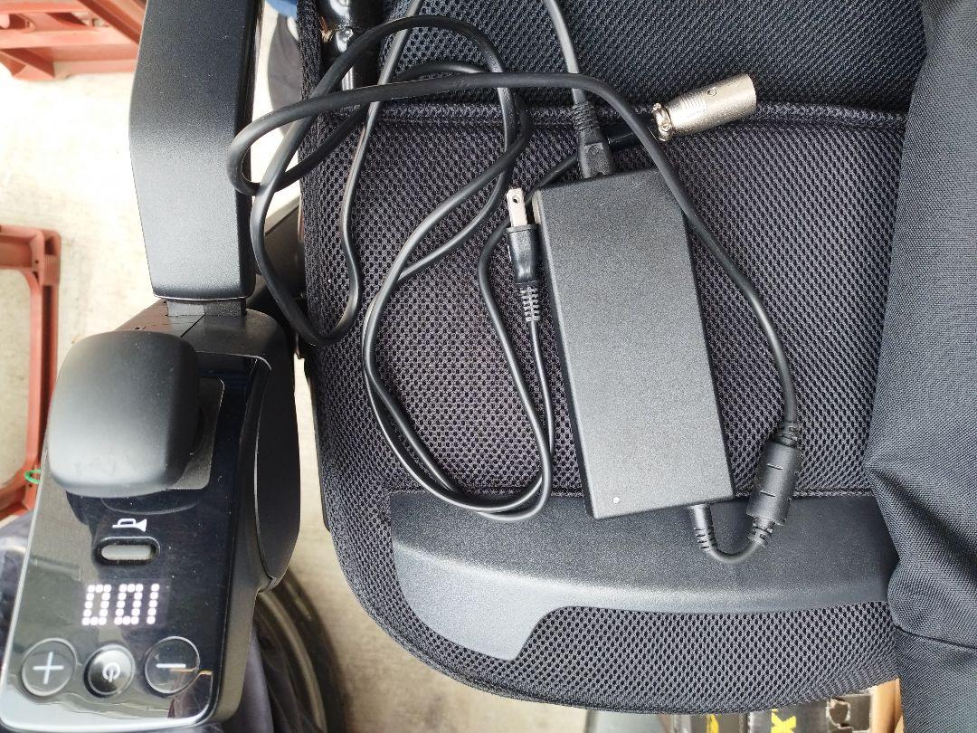 WHILL Model F 電動車椅子