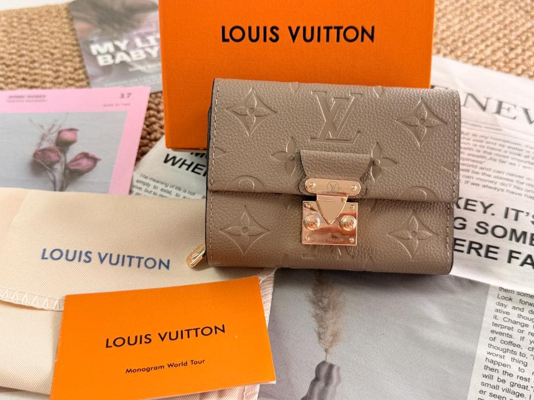 LOUIS VUITTON グレー 三つ折り財布