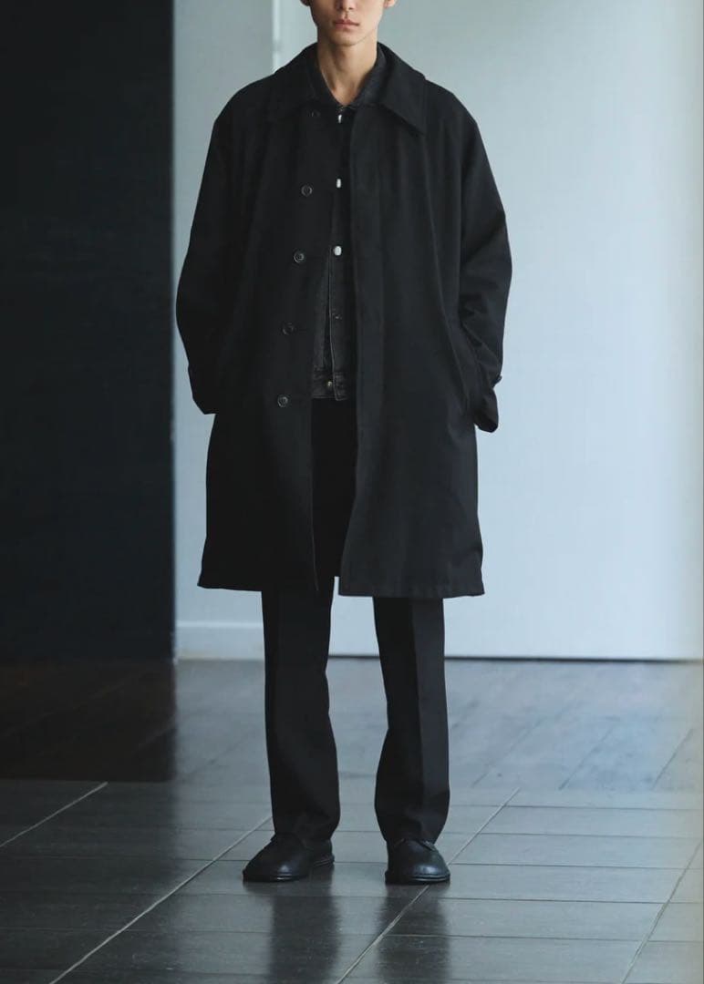 RHYTHR REVERSIBLE SOUTIEN COLLAR COAT 黒