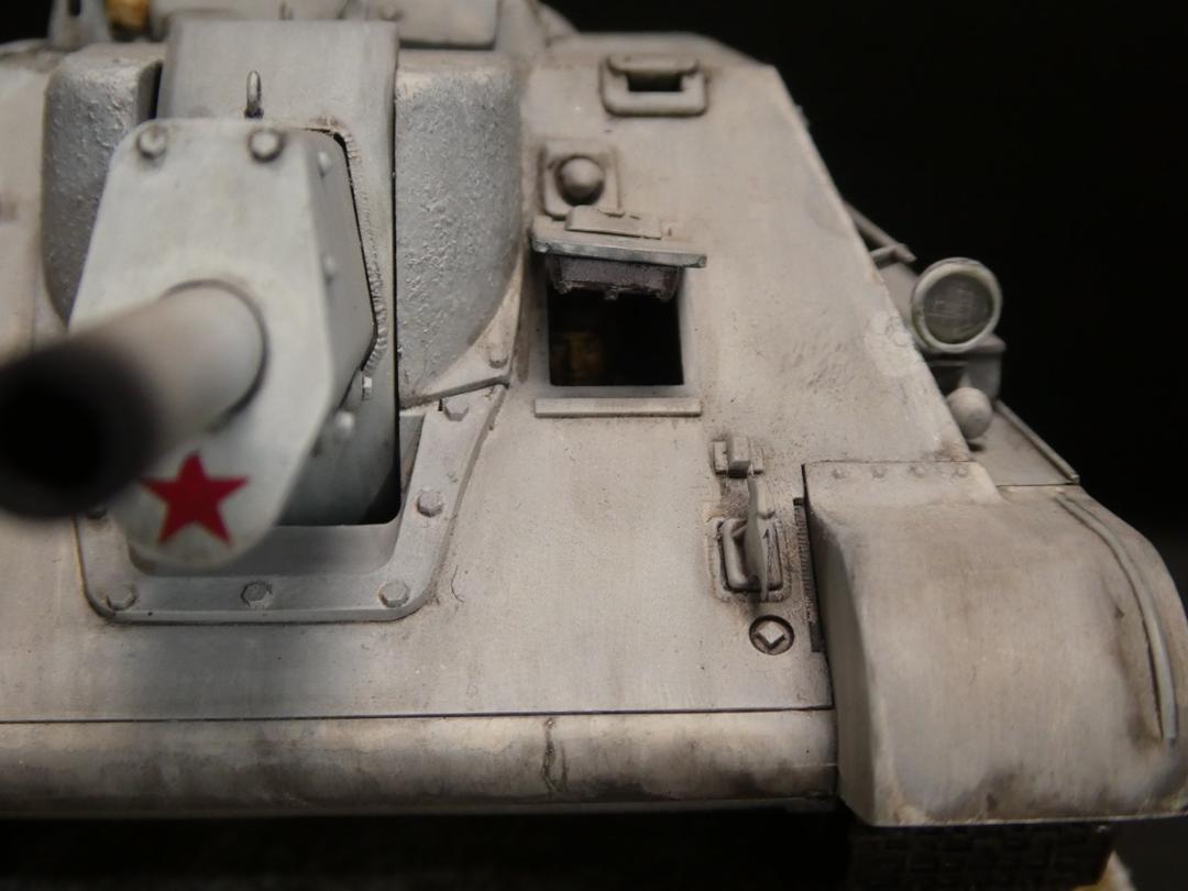 タミヤ 1/35 ソビエト・SU-122 襲撃砲戦車 完成品