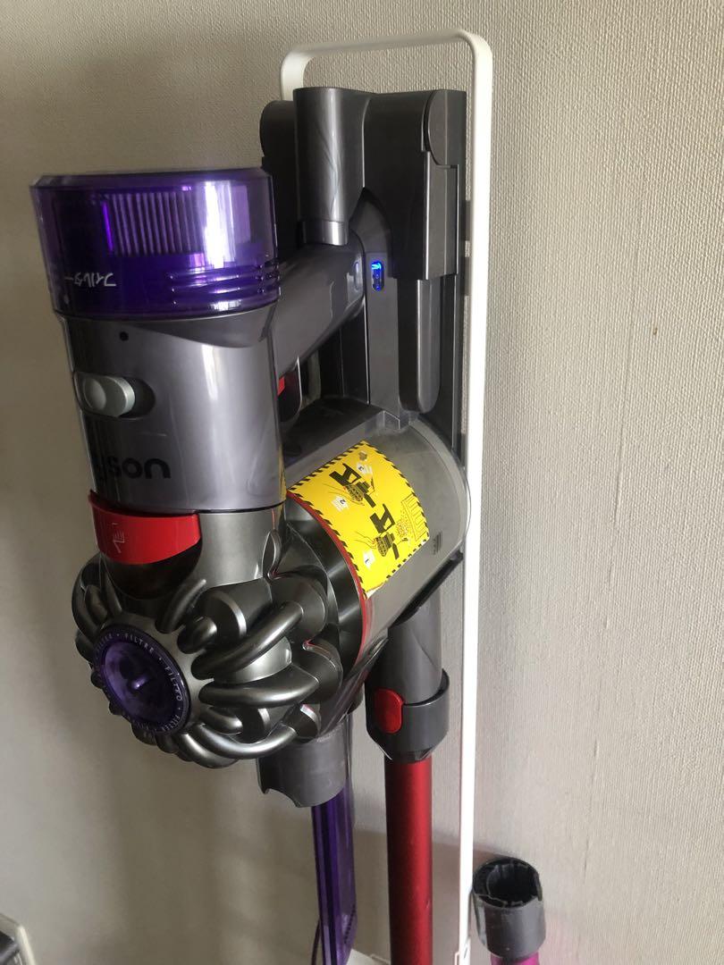 Dyson V8 2台　掃除機 各種アタッチメント付き