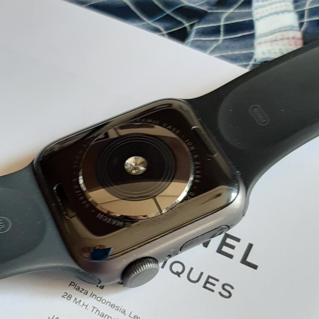 !＝ 40ミリ シリーズ5 アップルウォッチ GPS ＝ Apple Watch