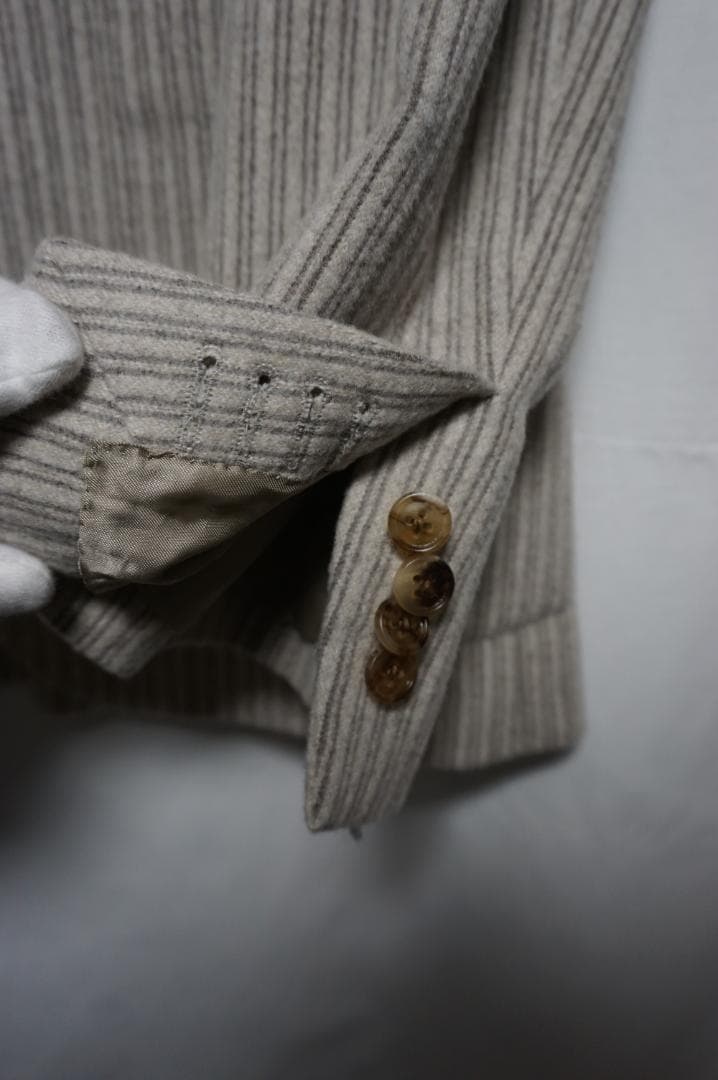 【美品】 Belvest ベルベスト テーラードジャケット サイズ44 本切羽 【美品】 Belvest ベルベスト テーラードジャケット サイズ44 本切羽