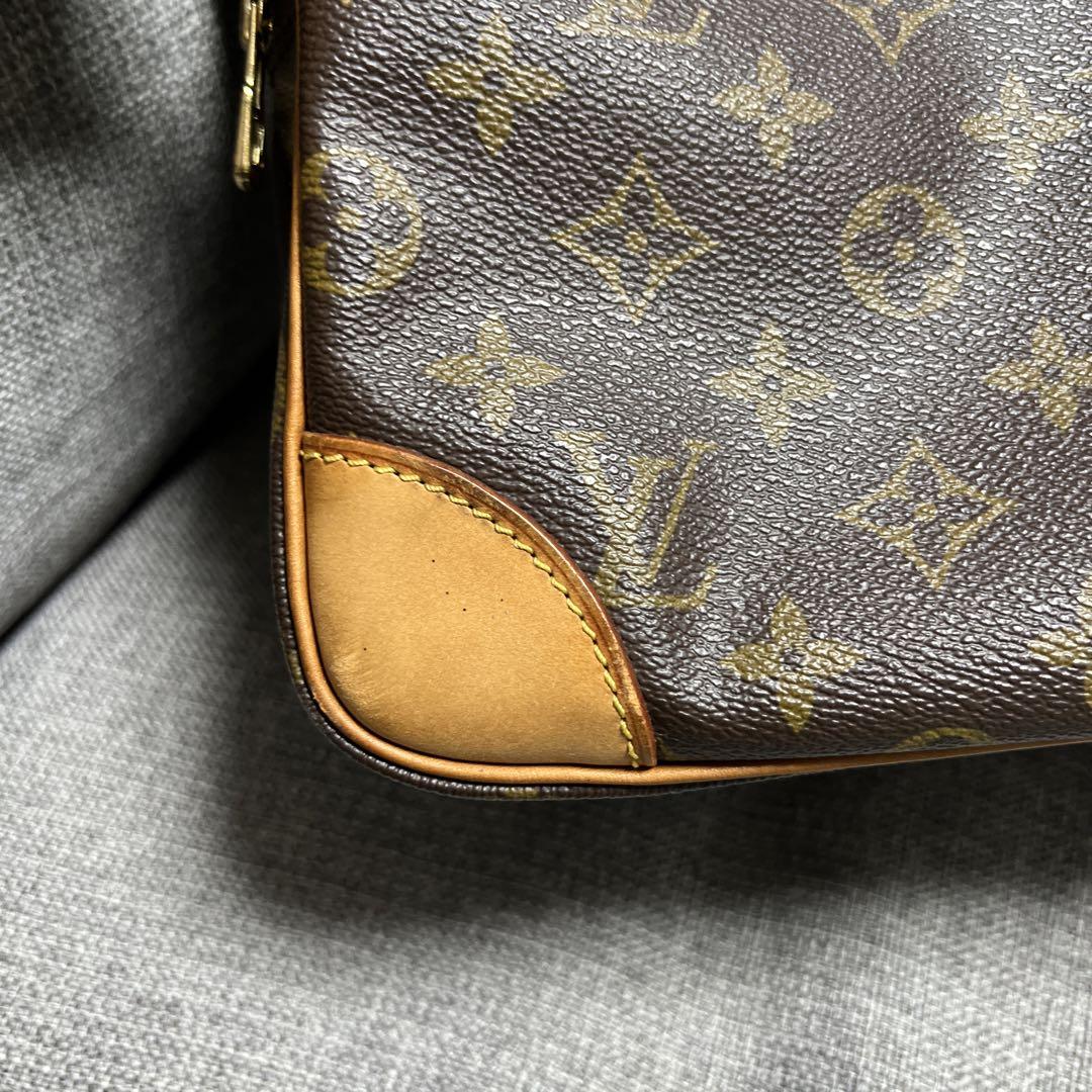 ルイヴィトン【Louis Vuitton】の 「ナイル」 ショルダーバッグ