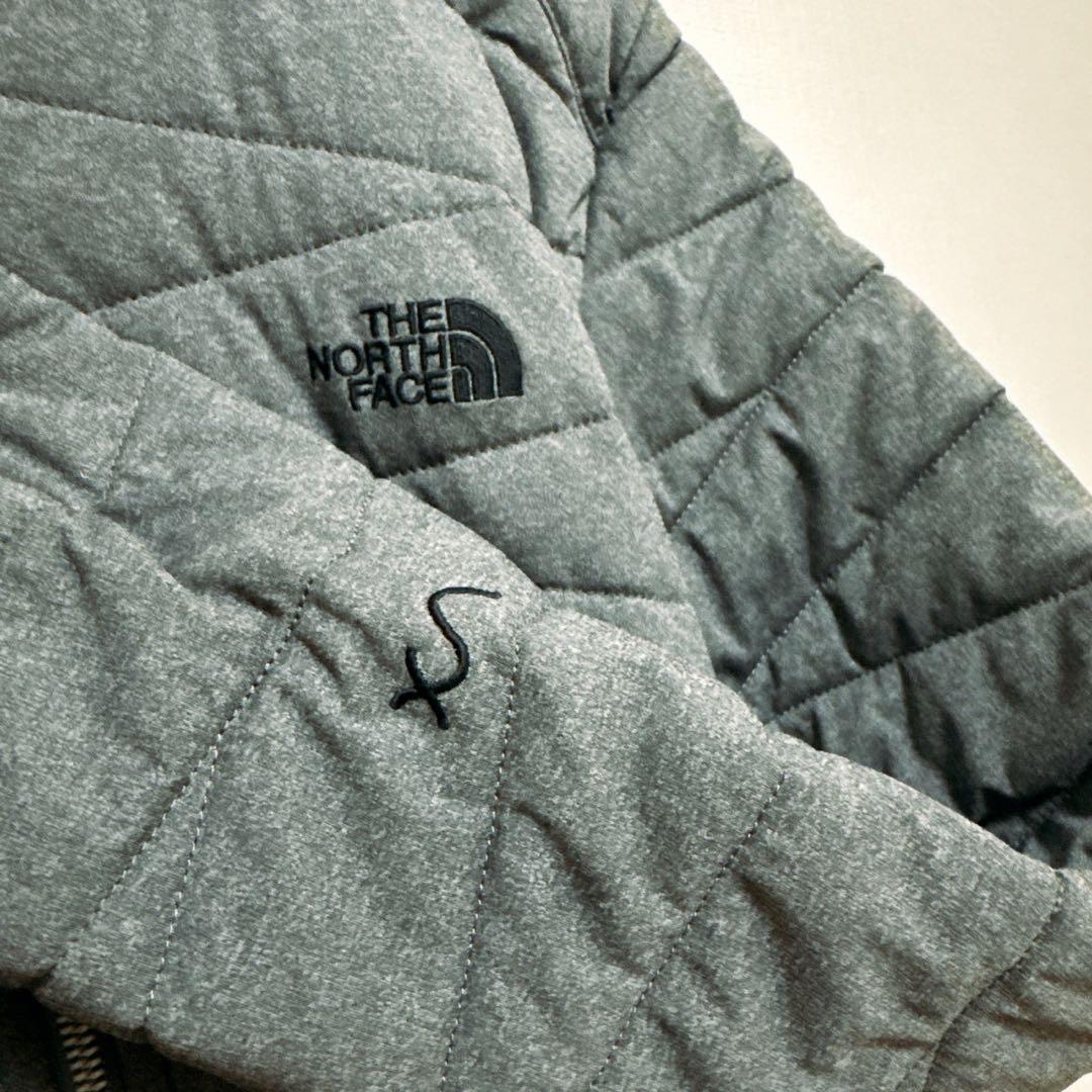 【美品&刺繍ロゴ】ノースフェイス 中綿ジャケット グレー レディースM 【美品&刺繍ロゴ】ノースフェイス 中綿ジャケット グレー レディースM