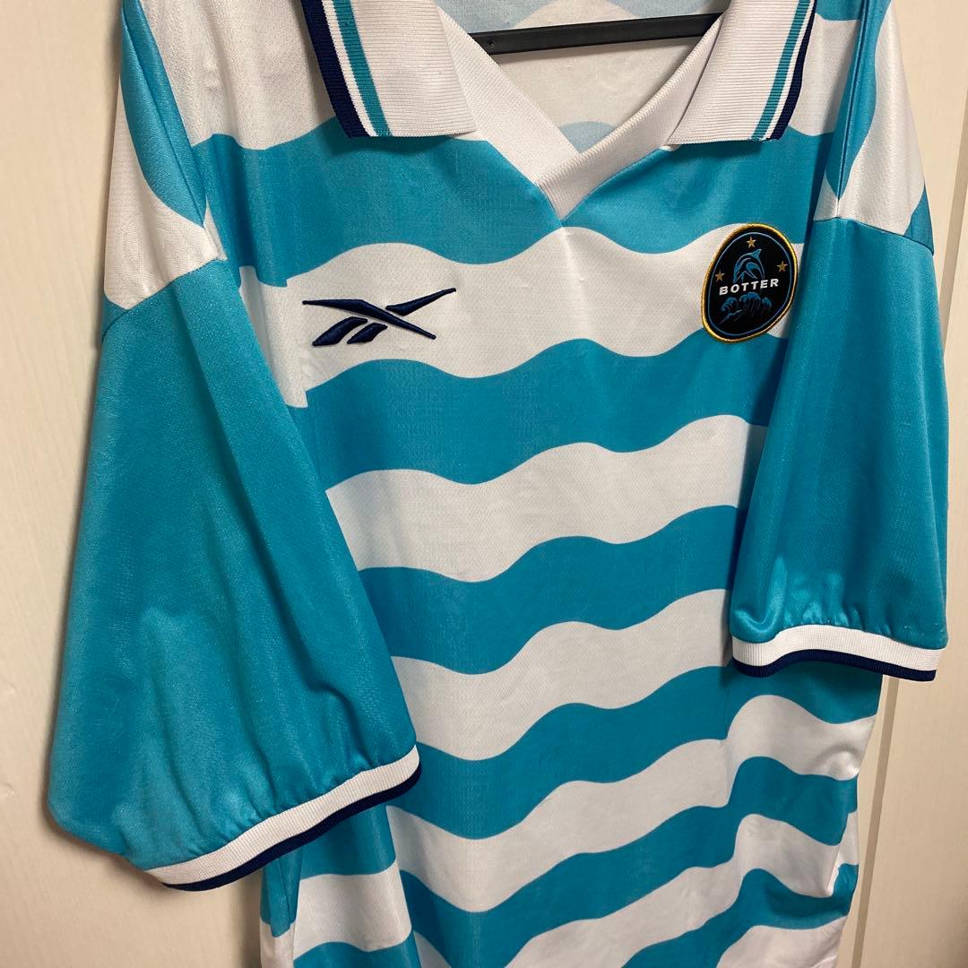 フットボールデザインTシャツ