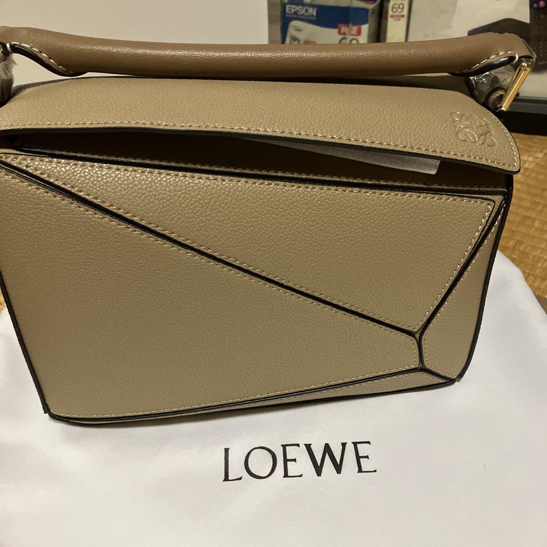 LOEWE ベージュ レザー ショルダーバッグ