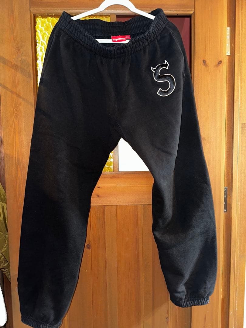 希少　Supreme ツノ　スウェットパンツ