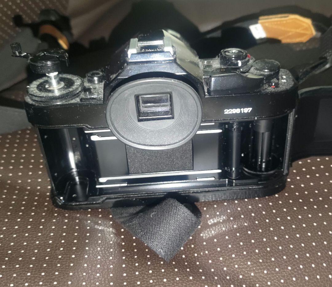 Canon a-1 フィルムカメラ 24-70mm レンズ付き Canon a-1 フィルムカメラ 24-70mm レンズ付き