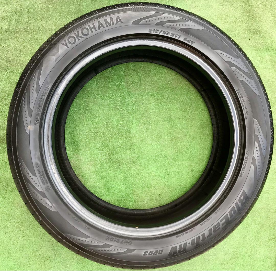 215/55 R17、YOKOHAMA BluEarth RV-03、2022年