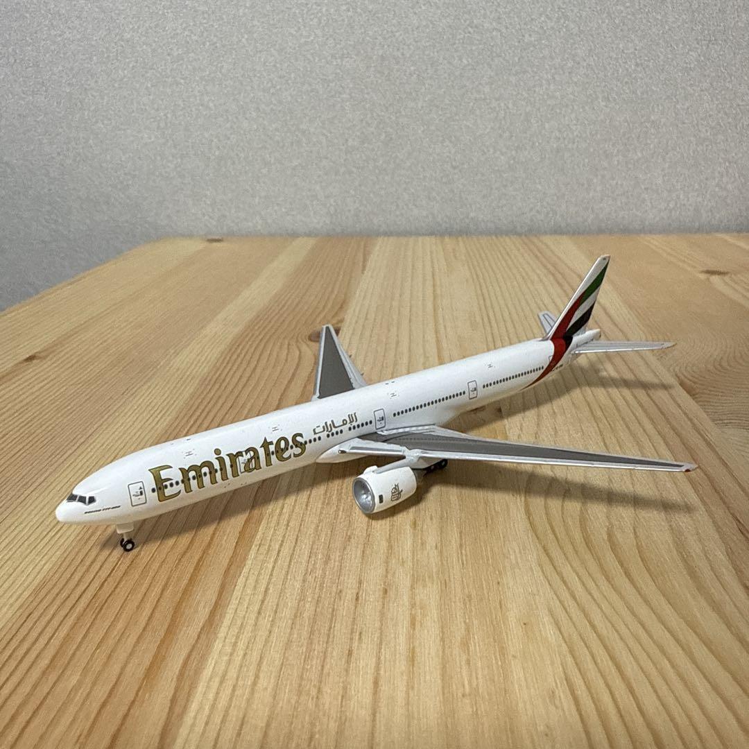 エミレーツ航空 777-200LR アーセナル 模型 1/500 Herpa Wings 777-200LR エミレーツ航空 特別塗装 「アーセナル