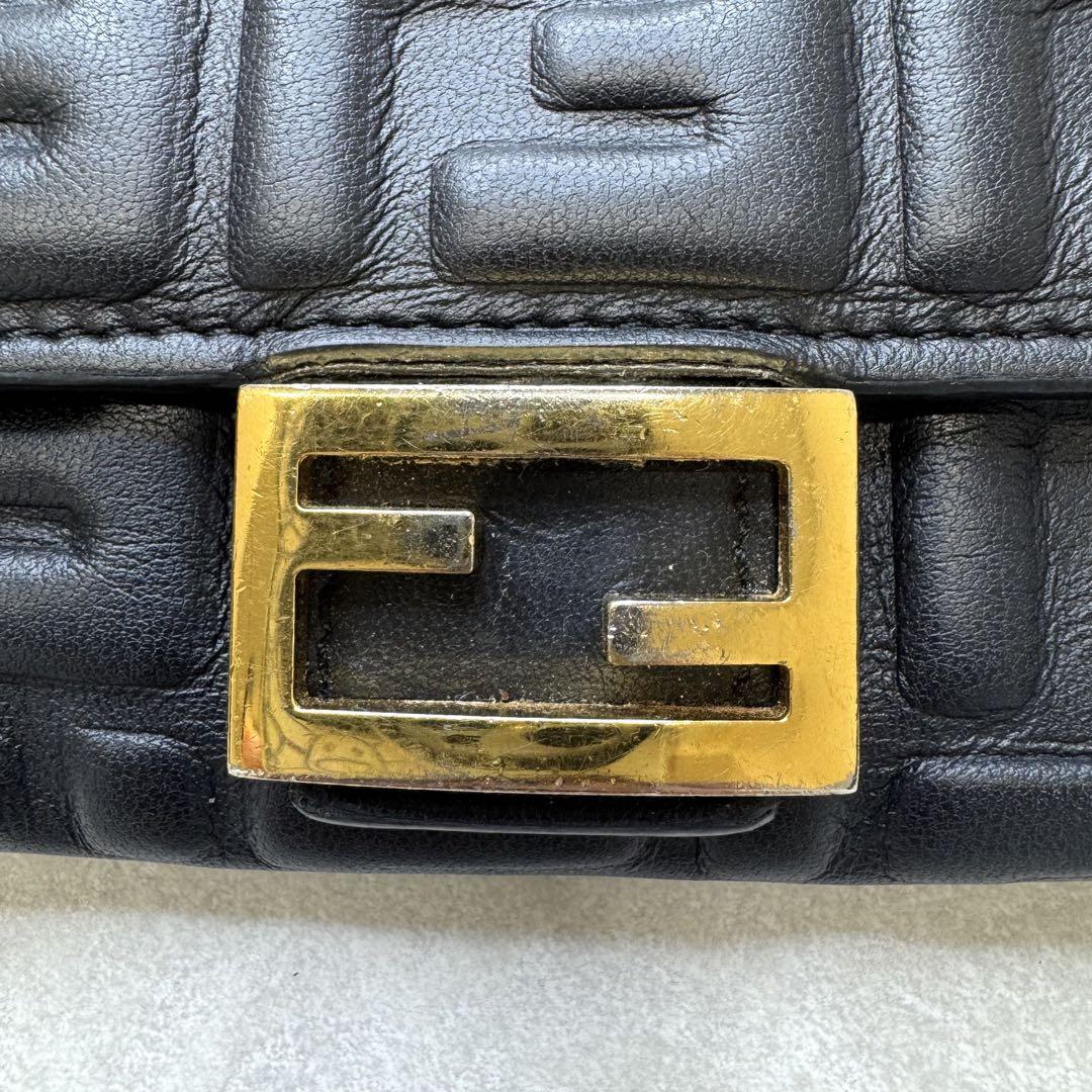 フェンディ【FENDI】エンボス ズッカ 長財布 ブラック