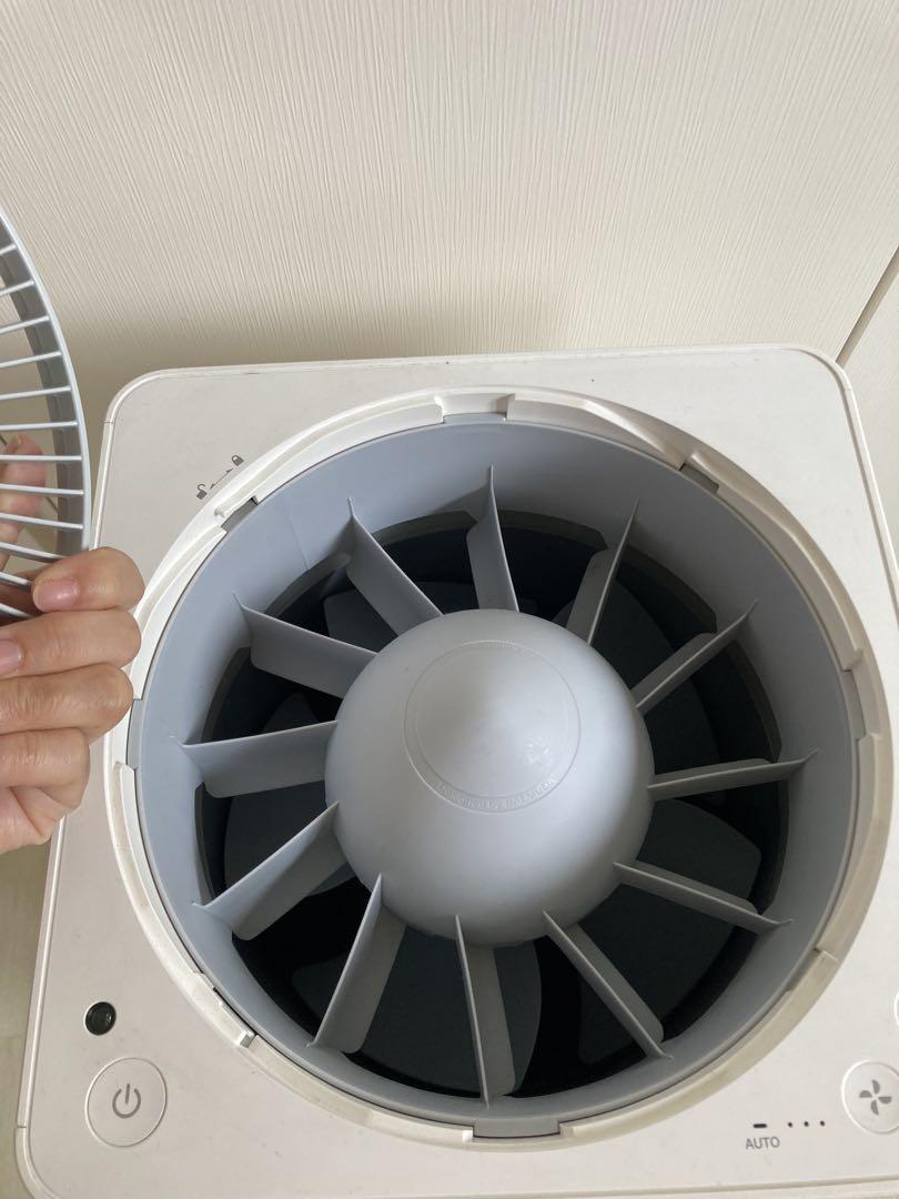 BALMUDA The Pure 空気清浄機 ホワイト　2019年製