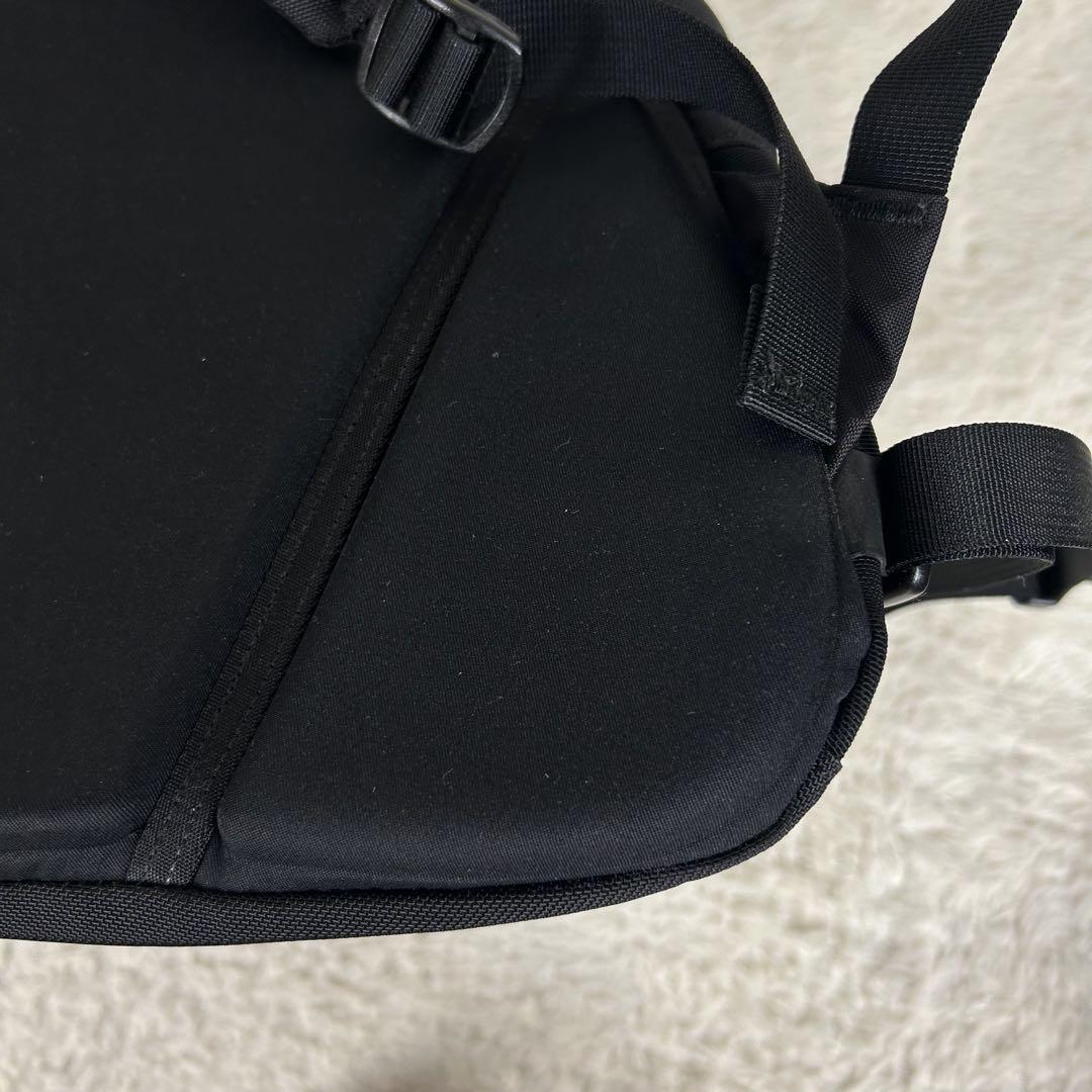 希少 アークテリクス Arro 22 Stealth Black 廃盤