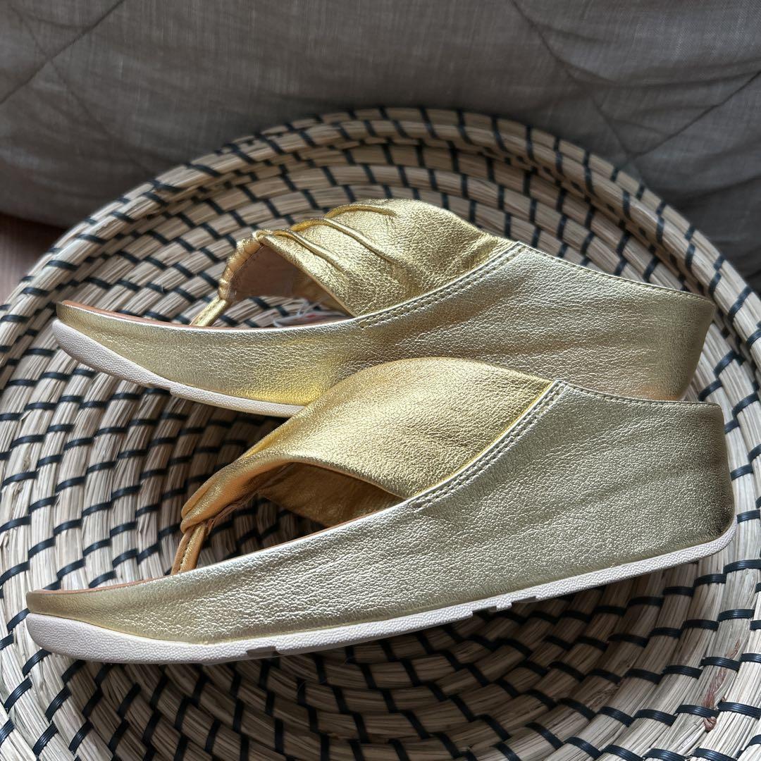 新品　fitflop フラットシューズ　ゴールド 新品 fitflop フラットシューズ ゴールド
