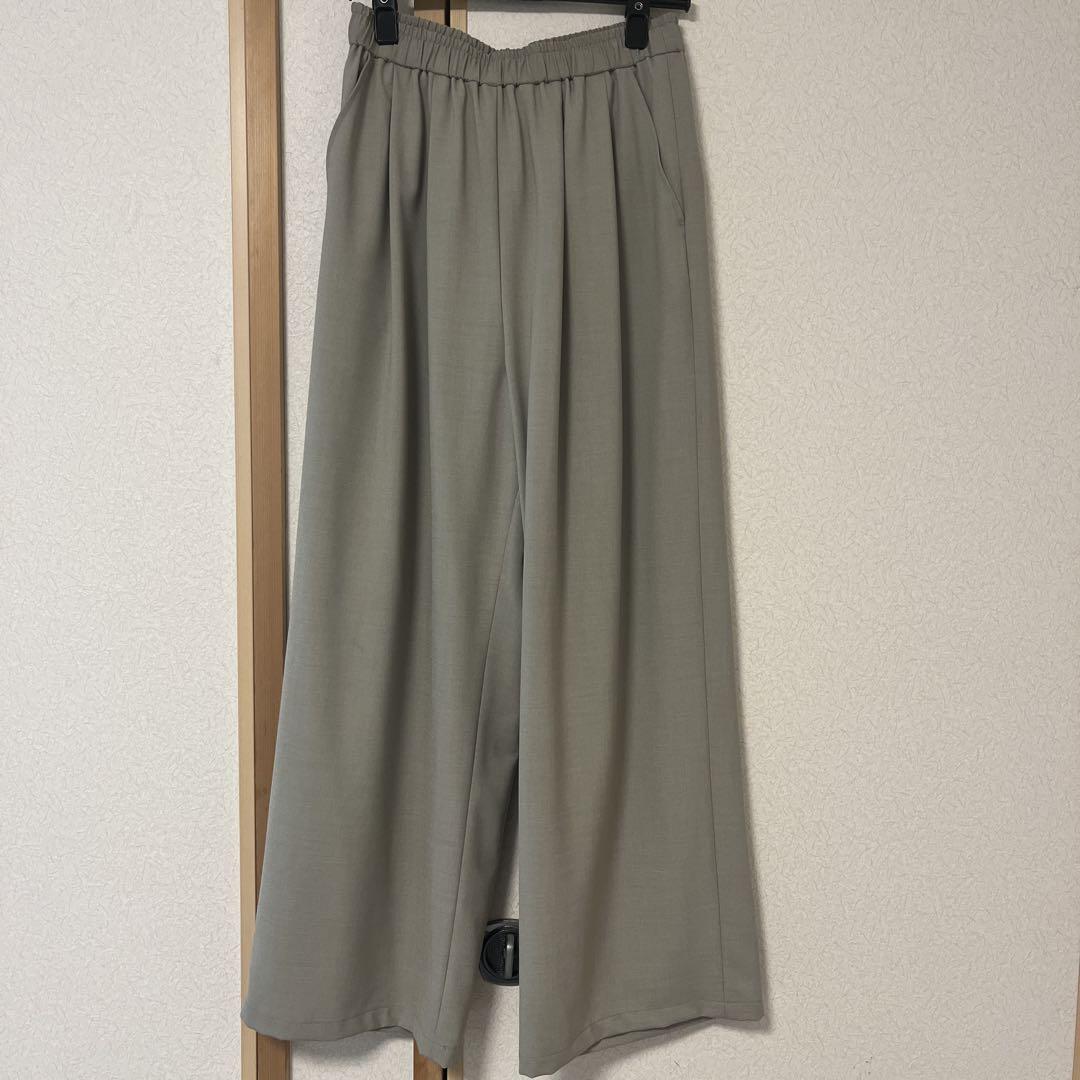 タックギャザーストレートパンツ アーバンリサーチ