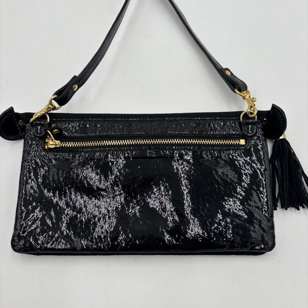 パテントレザー