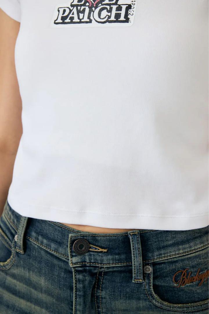 MOUSSY blackeyepatch OG ラインストーン BABY TEE