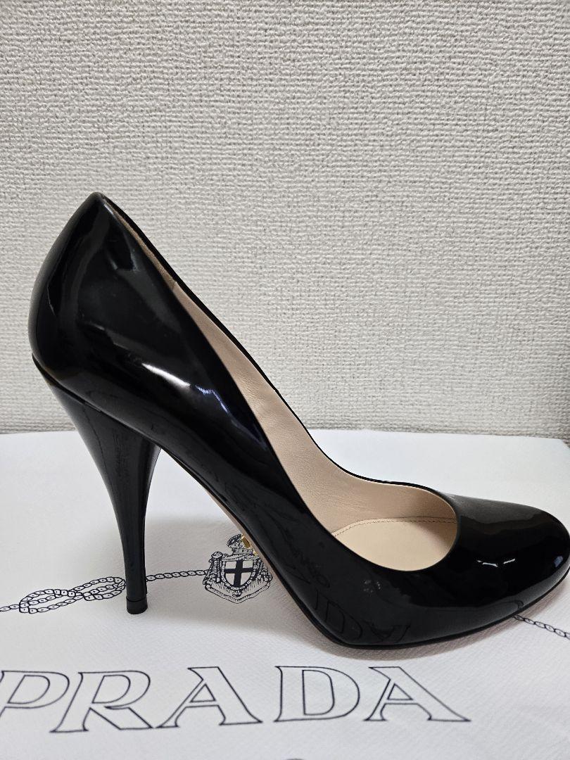 優待特典一覧 PRADA ブラック ハイヒール エナメル - メルカリ 靴