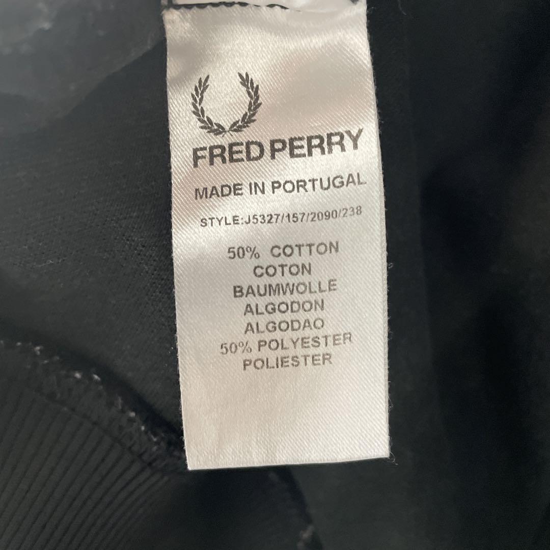 FRED PERRY トラックジャケット　ジャージ　 サイズS 黒