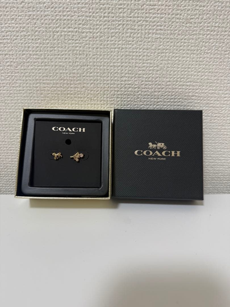 COACH ゴールド ビーズデザイン ピアス