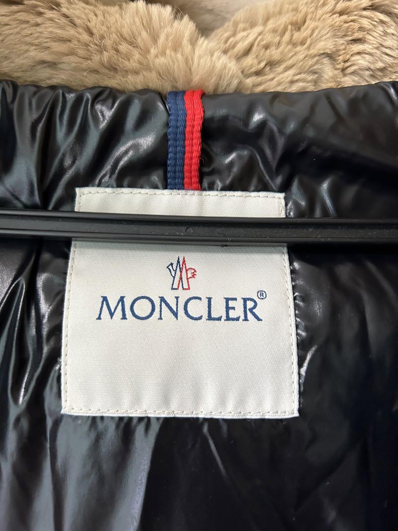 Moncler モンクレール ダウンジャケット