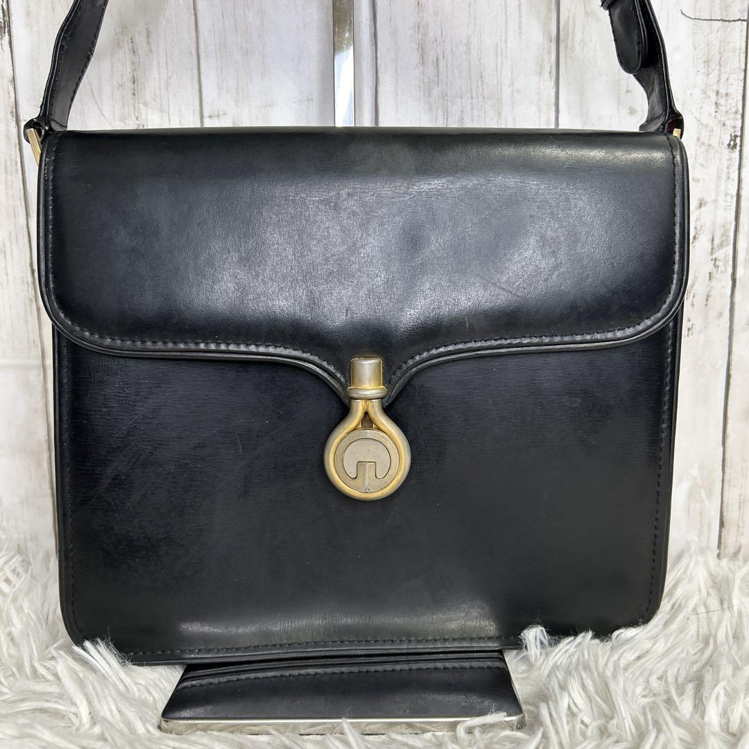 オールドグッチ ショルダーバッグ GUCCI ブラック レザー ロゴ G金具