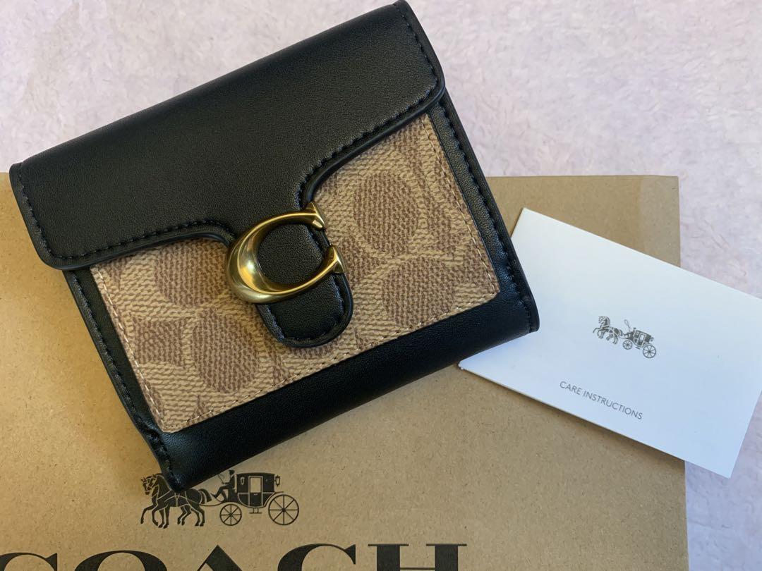 COACH コーチ　折財布　Cチャーム　バイカラー　新品　アウトレット