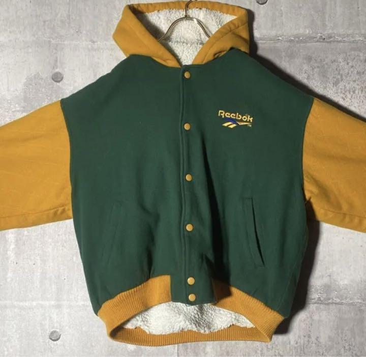 Reebok ヴィンテージ　スタジャン REEBOK リーボック 90年代 袖革スタジャン 両面刺繍入り