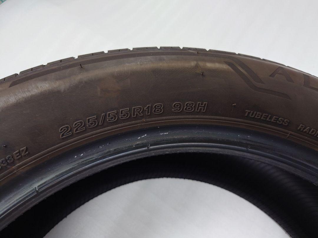 ホンダヴェゼル純正タイヤ　225/55R18