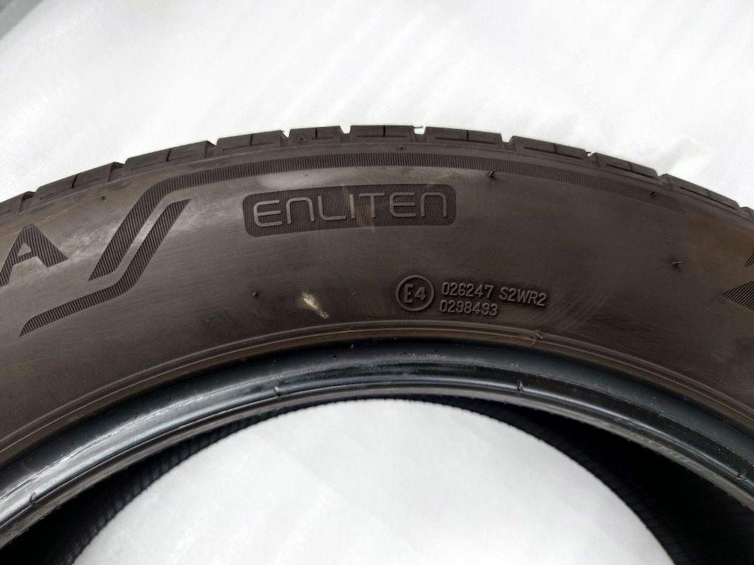 ホンダヴェゼル純正タイヤ　225/55R18