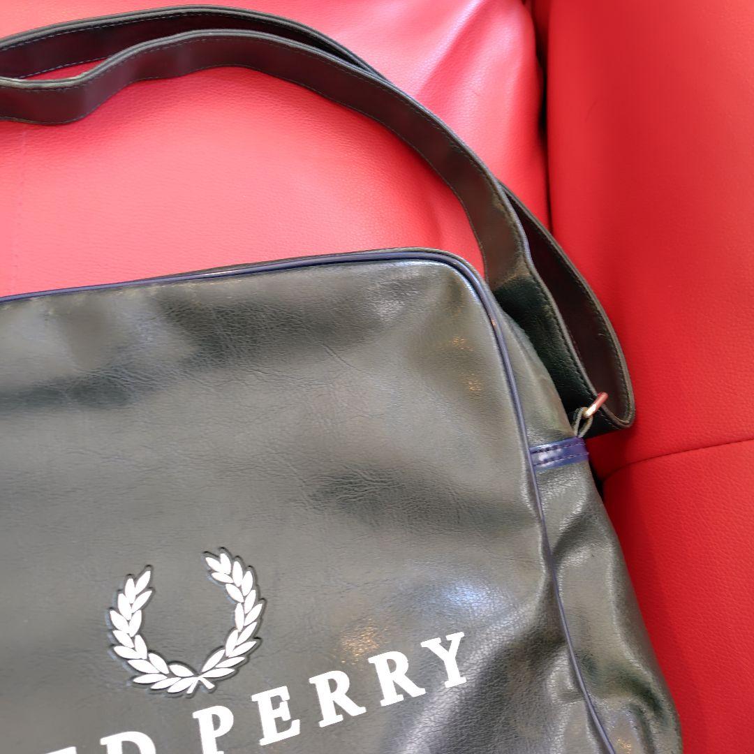 PERRY ショルダーバッグ