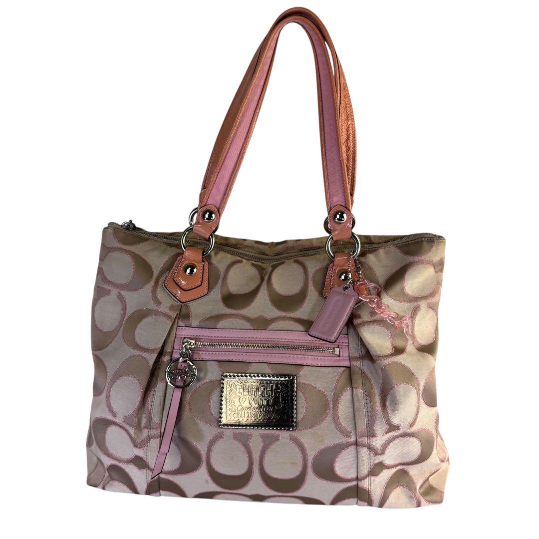 美品 コーチ トートバッグ 肩掛け シグネチャー ハンド チャーム A4 美品 COACH トートバッグ チャーム付 A4 肩掛け シグネチャー