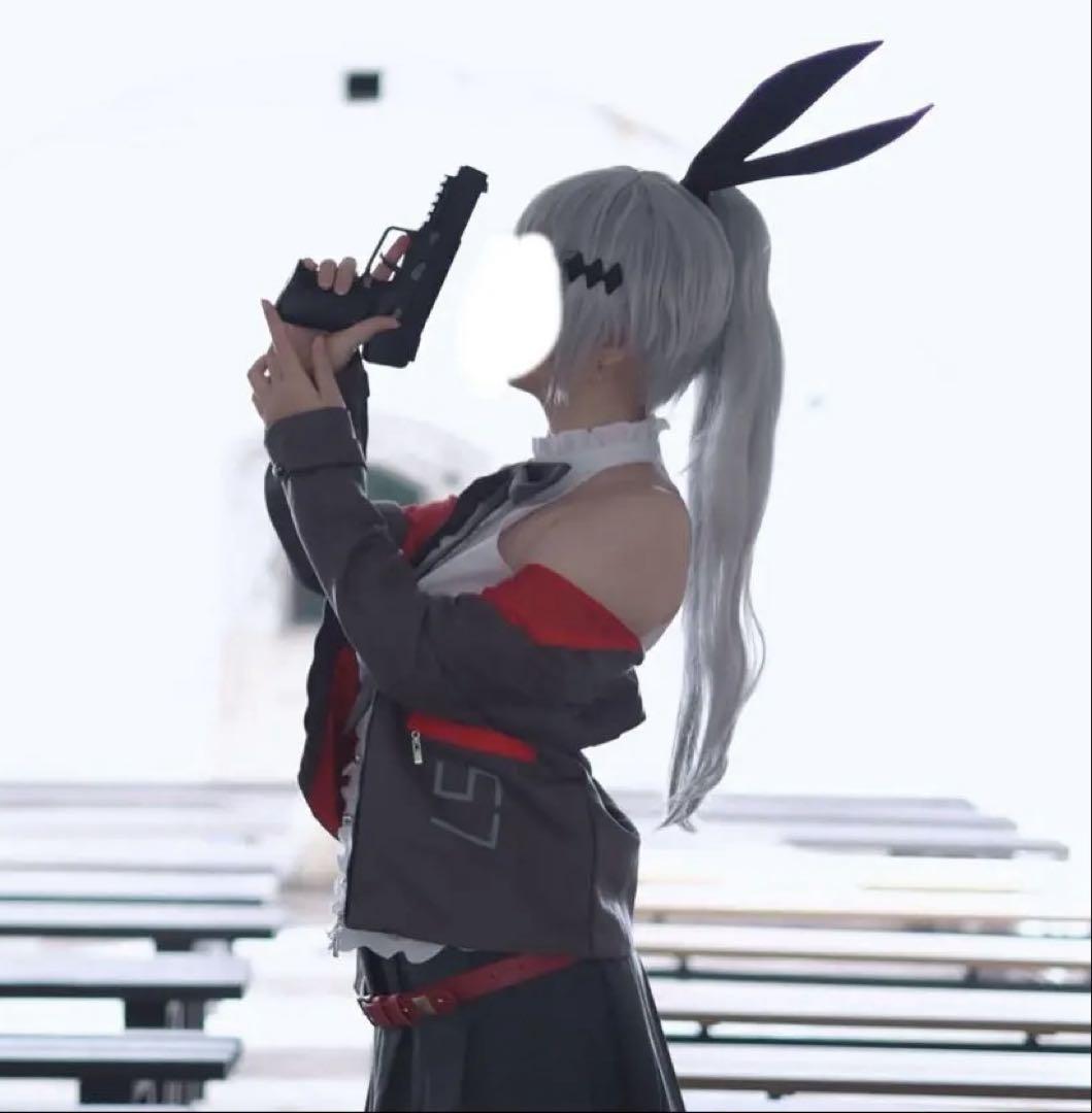 ドールズフロントライン Five-seveN コスプレ衣装【銃付き】