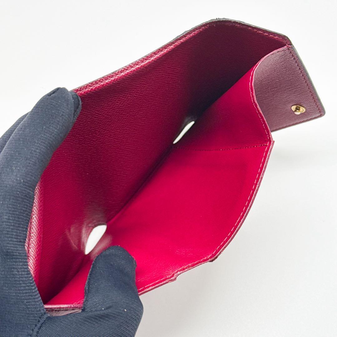 ルイヴィトン モノグラム ヴィクトリーヌ フューシャ 赤 財布 三つ折り レッド ルイヴィトン モノグラム ヴィクトリーヌ フューシャ 赤 財布 三つ折り レッド