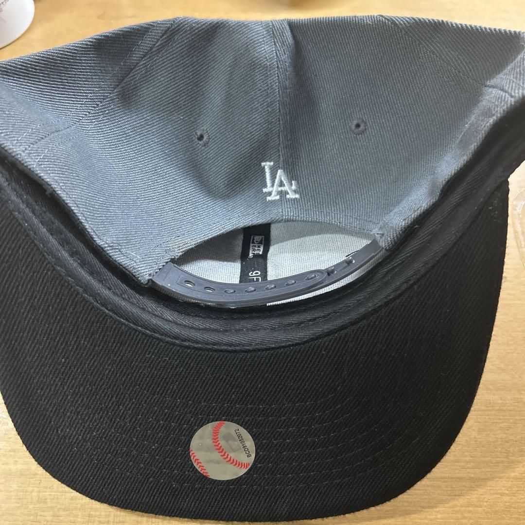New Era 9FIFTY LAキャップ グレー/ブラック　海外限定