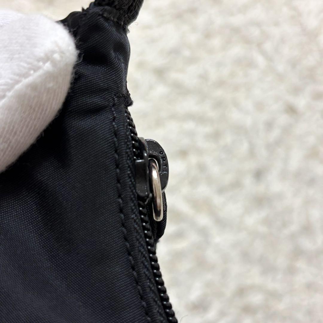 【極美品】プラダ ハンドバッグ ナイロン トライアングルロゴ アクセサリーポーチ