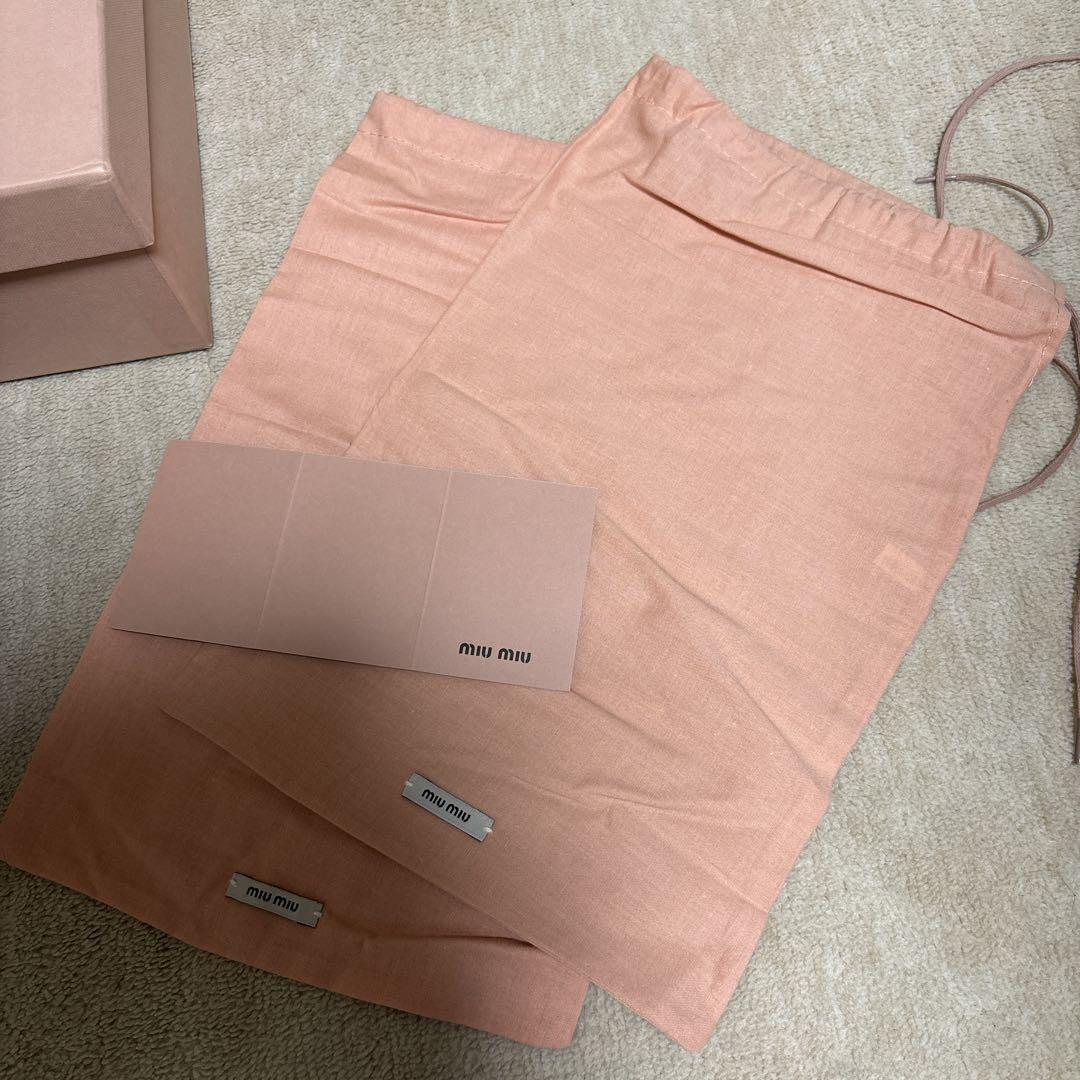 もも様　MIU MIU ／ホワイトレザー メタリックトゥシューズ24