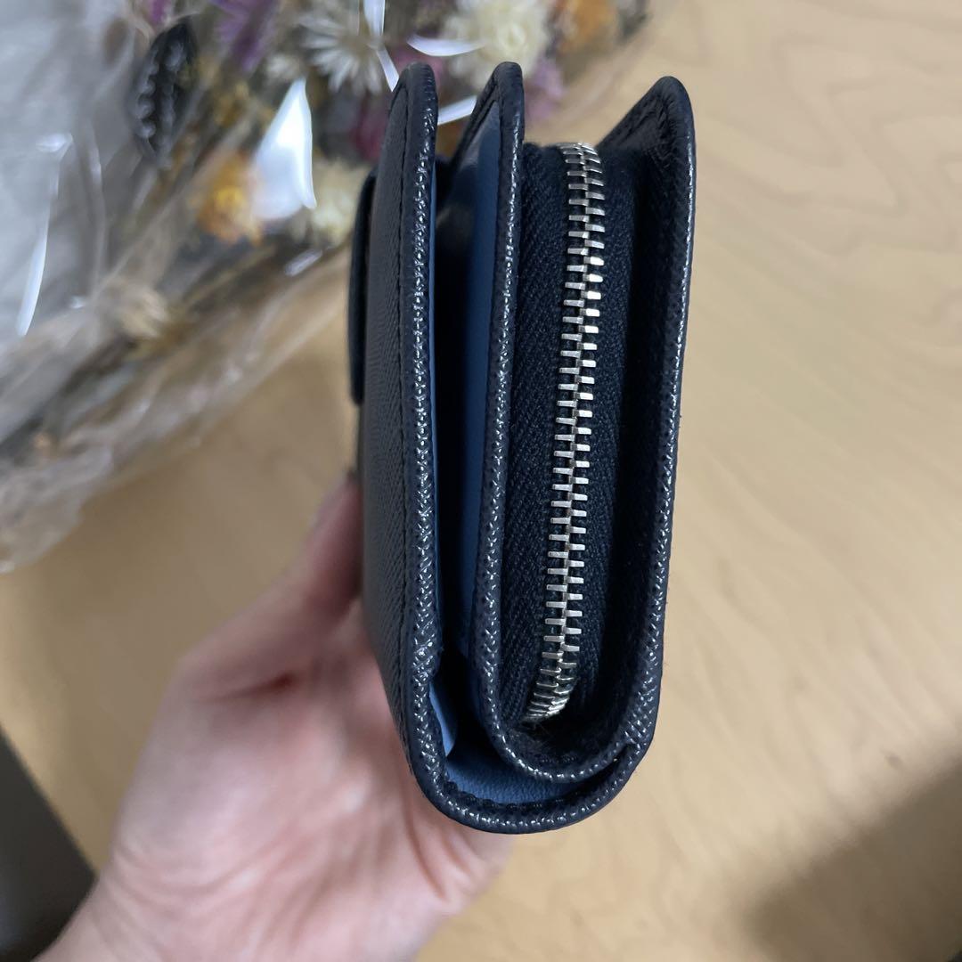 〈美品〉PRADA プラダ　二つ折り財布　サフィアーノ　バイカラー　ネイビー