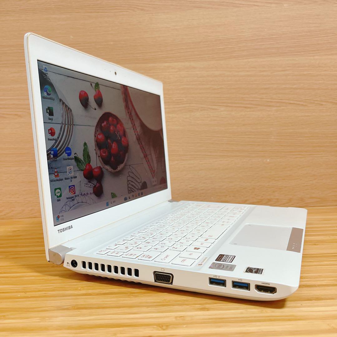 カメラ付PC✨ノートパソコン　windows11✨オフィス付き✨小型　軽量✨美品