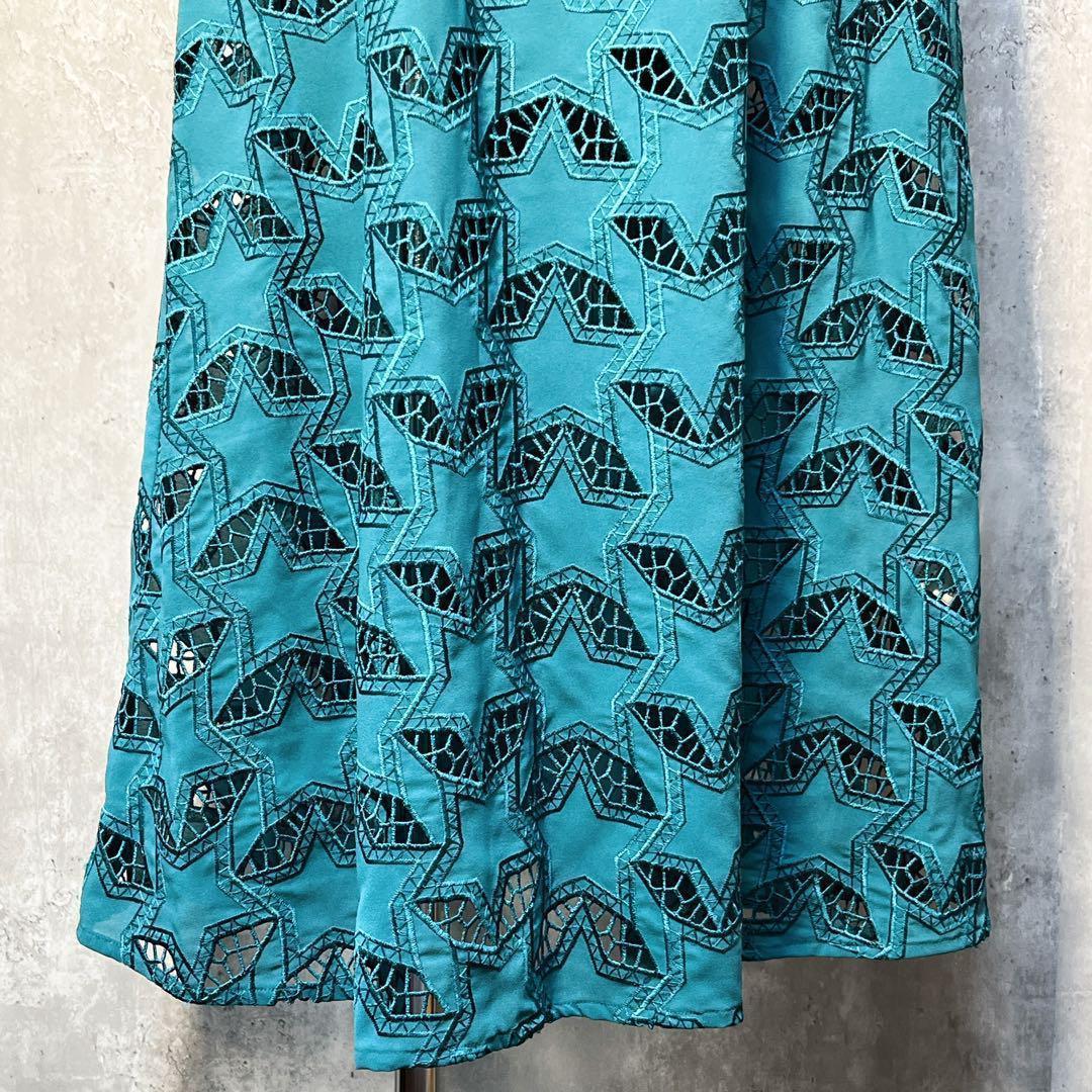 カットワーク刺繍
