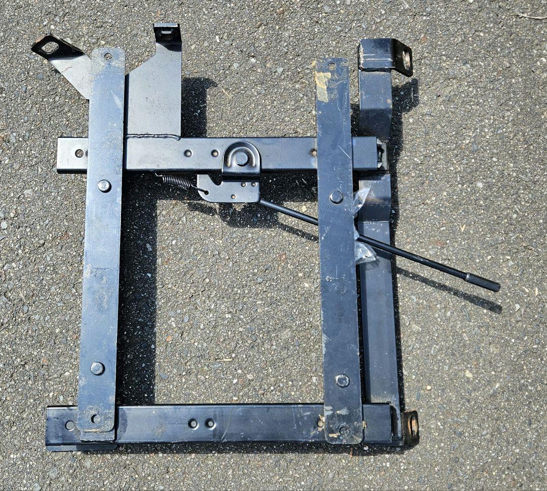 【カワイ製作所シートレール】スカイラインR32/R33/R34 A31セフィーロ