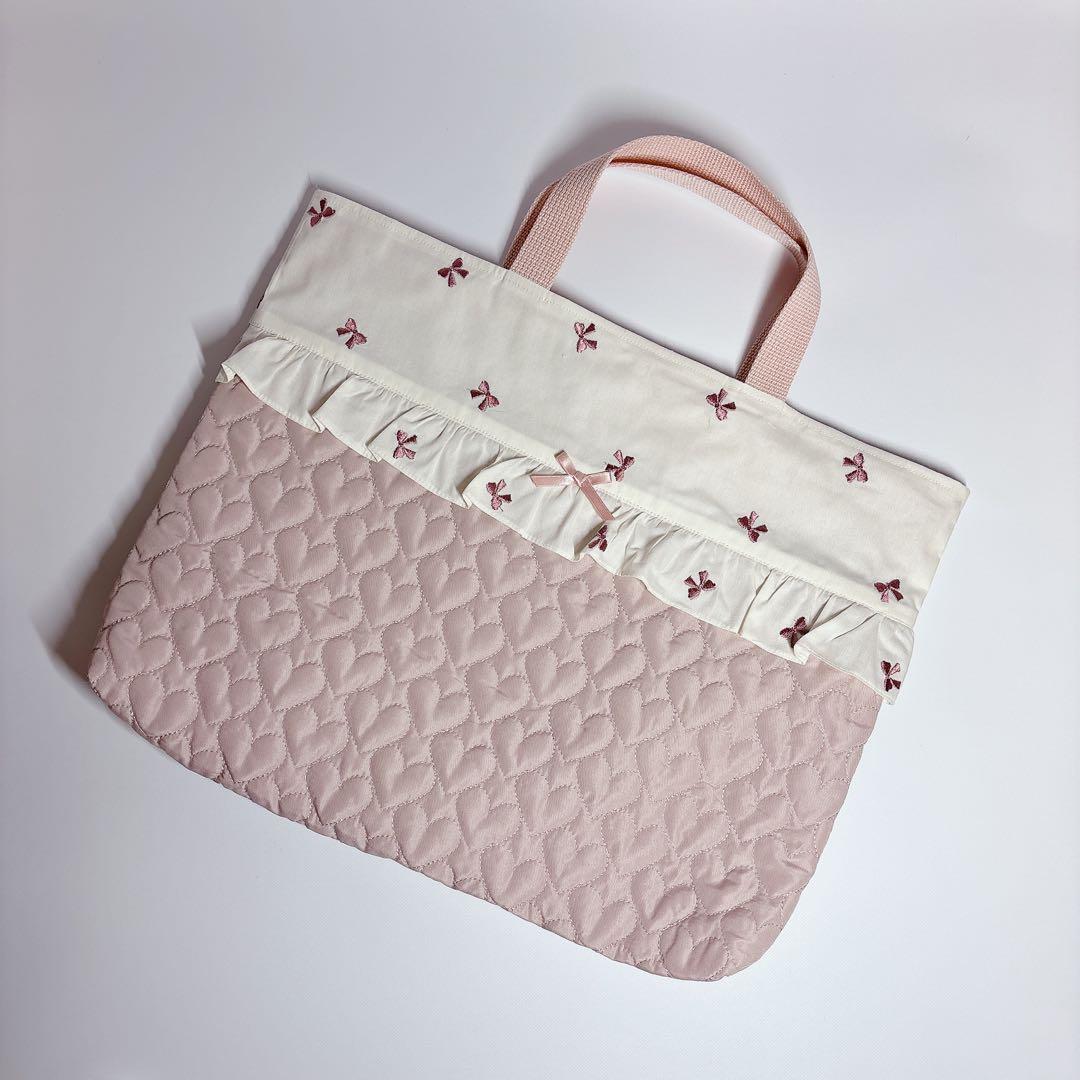 リボン　刺繍生地　レッスンバッグ　ハンドメイド　マチ付き　裏地付き　ハートキルト